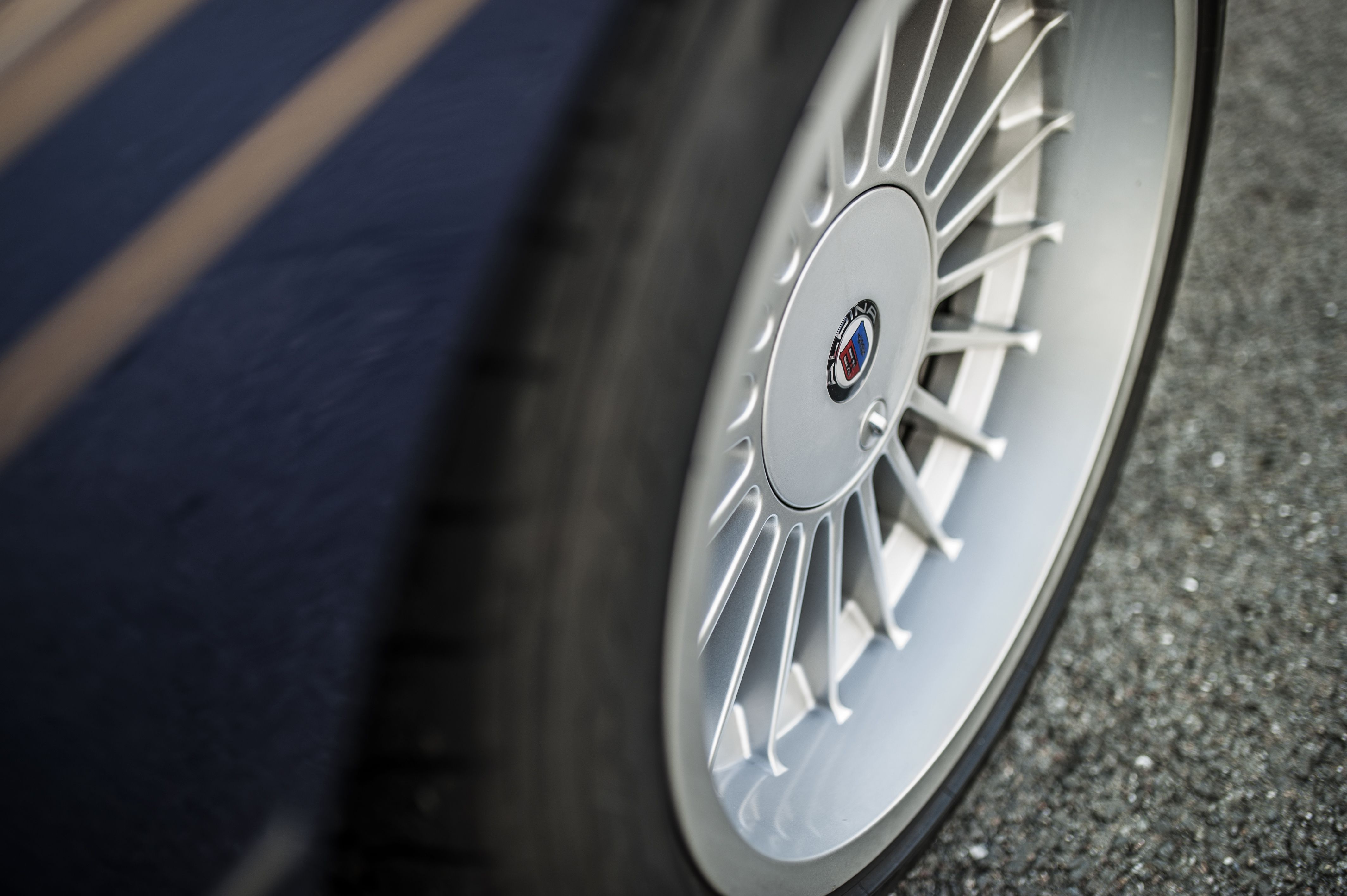 ALPINA B12 Coupé 5.7 (E31)