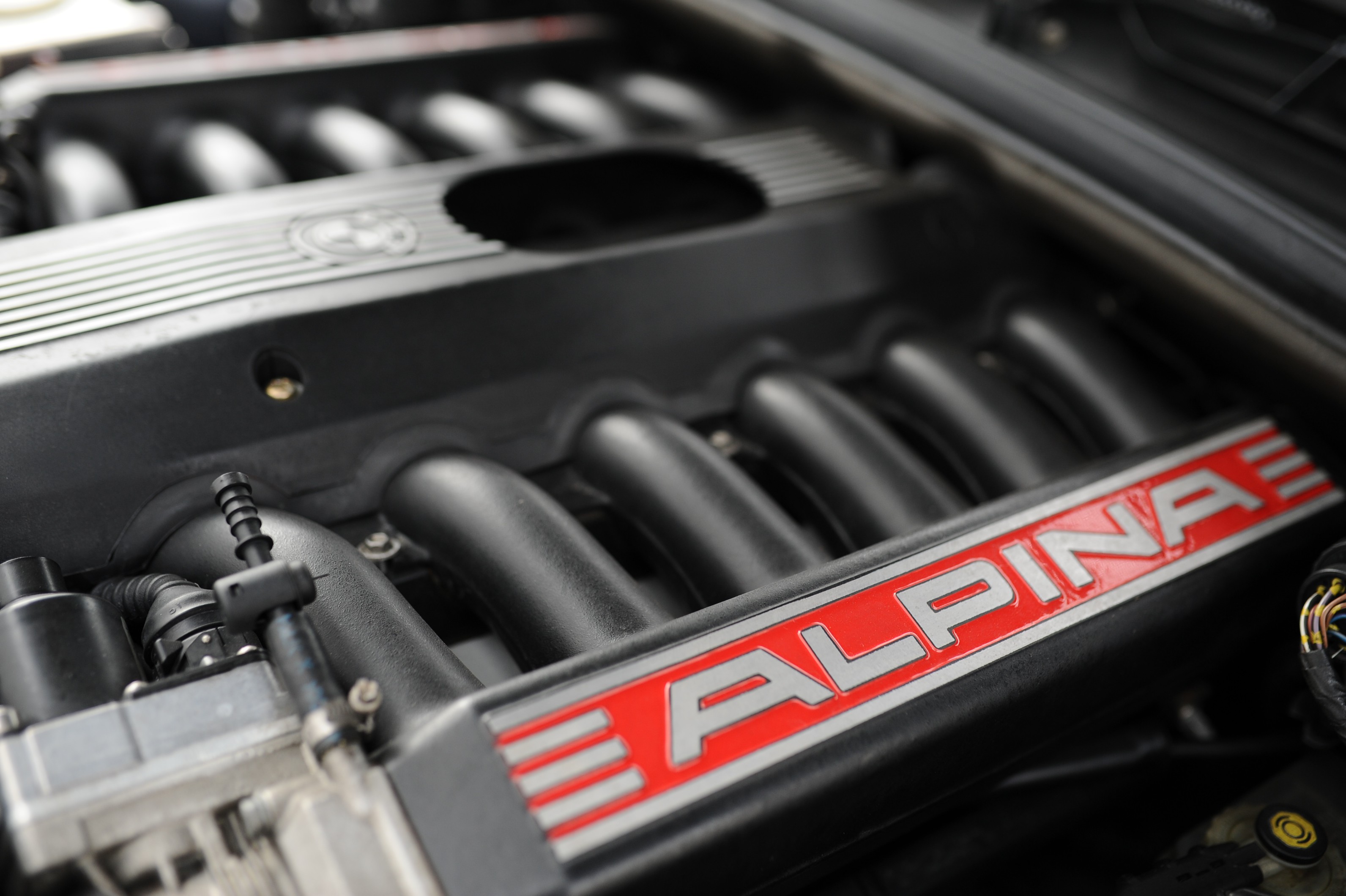 ALPINA B12 Coupé 5.7 (E31)