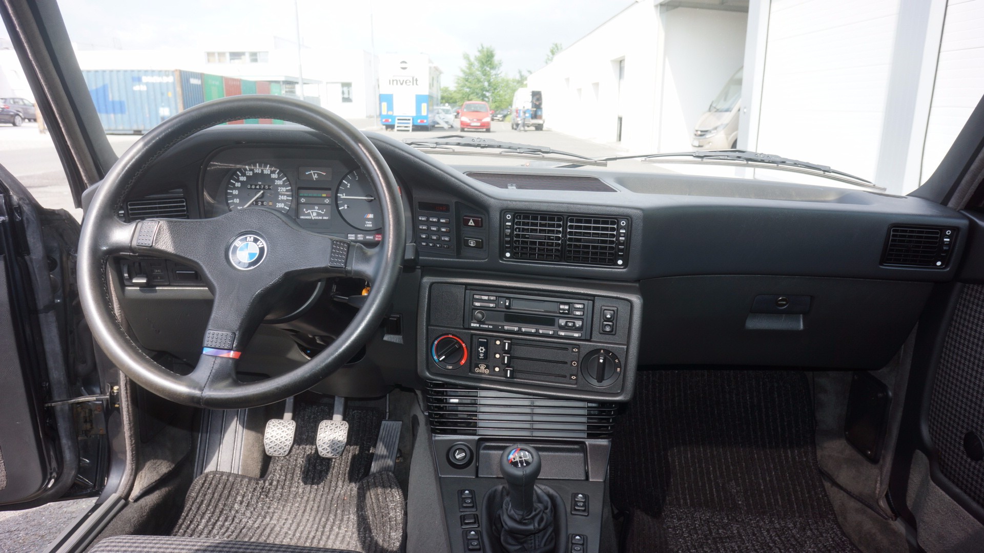 BMW M5 (E28)