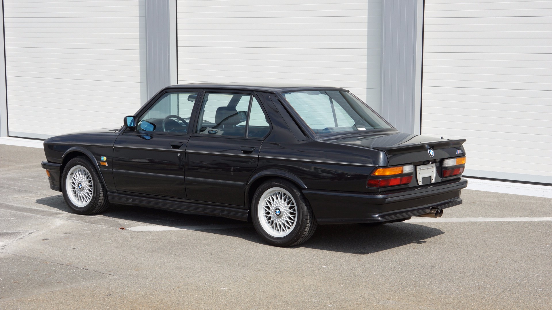 BMW M5 (E28)