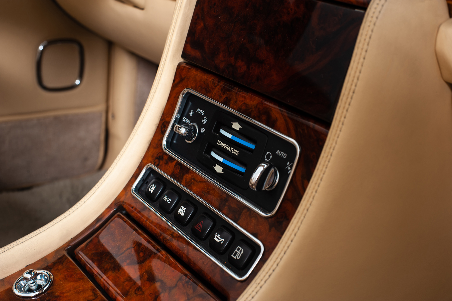 Rolls-Royce Corniche V